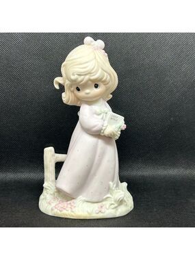 PRECIOUS Moments "The Voice Of Spring" figurine